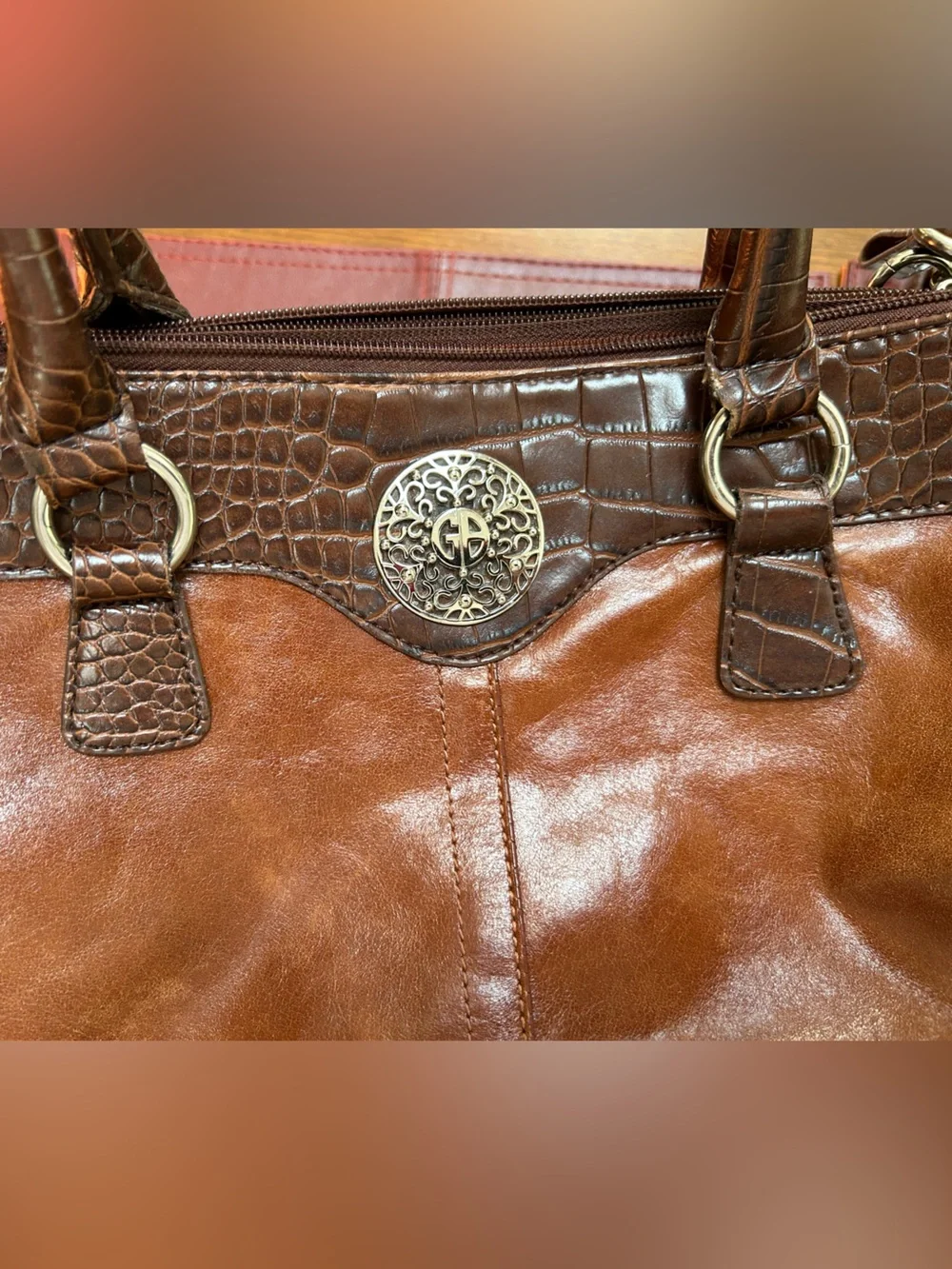 Vintage Classic Gianni Bernini Brown Leather Tote Handbag, many sections. Zips.
